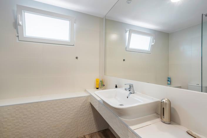 Image No.33-4 Bed Villa / Detached for sale