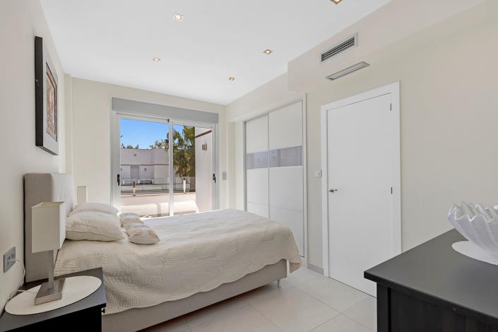 Image No.22-3 Bed Villa for sale