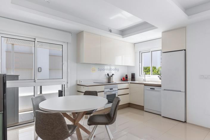 Image No.5-2 Bed Apartment for sale