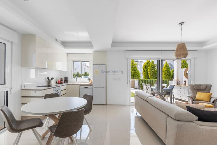 Image No.7-2 Bed Apartment for sale