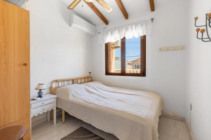 Image No.17-2 Bed Townhouse for sale