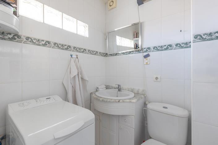 Image No.21-2 Bed Townhouse for sale