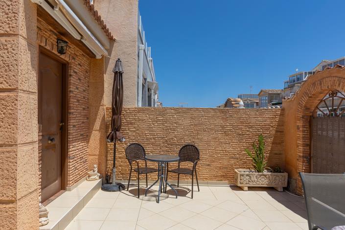 Image No.28-2 Bed Townhouse for sale