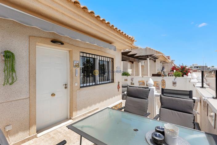 Image No.26-2 Bed Semi-Detached for sale