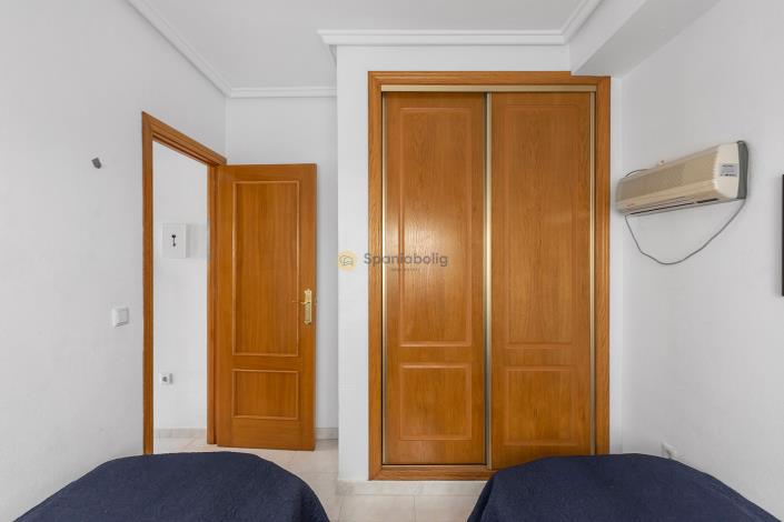 Image No.16-2 Bed Semi-Detached for sale