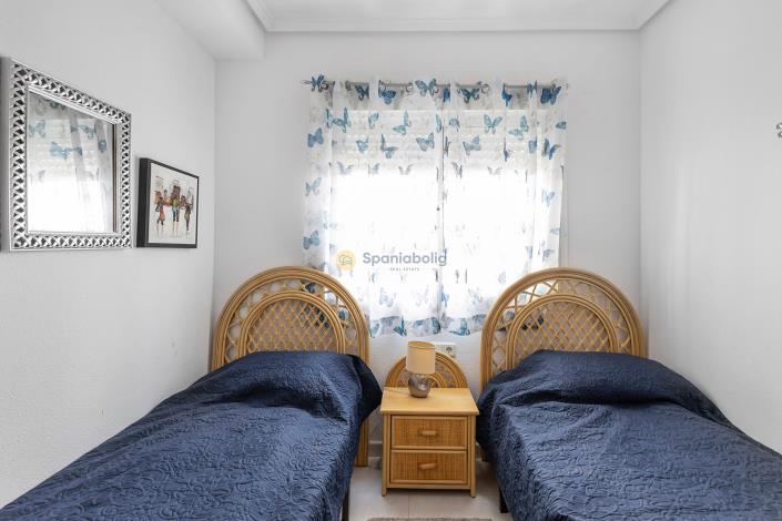 Image No.15-2 Bed Semi-Detached for sale