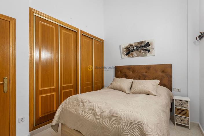 Image No.18-2 Bed Semi-Detached for sale