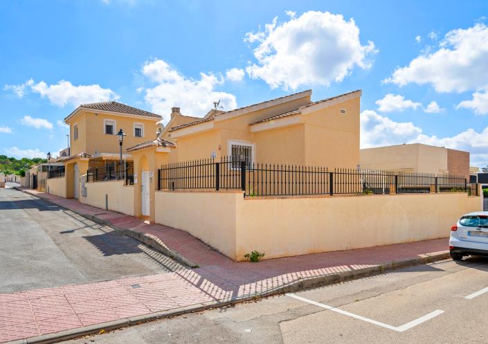 Image No.41-5 Bed Villa / Detached for sale