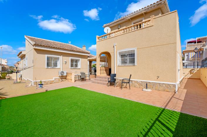 Image No.3-5 Bed Villa / Detached for sale