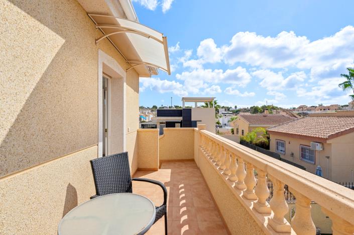 Image No.34-5 Bed Villa / Detached for sale