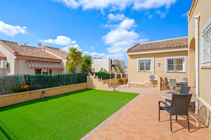 Image No.36-5 Bed Villa / Detached for sale