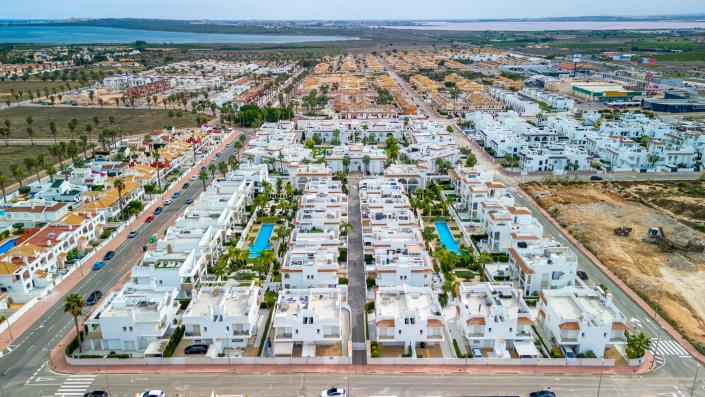 Image No.32-2 Bed Apartment for sale