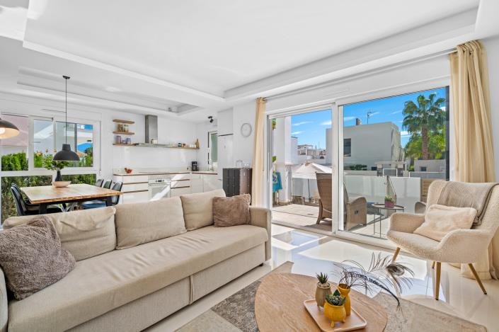 Image No.8-2 Bed Apartment for sale