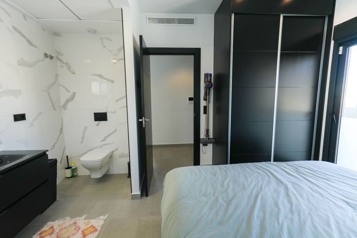 Image No.24-5 Bed Villa for sale