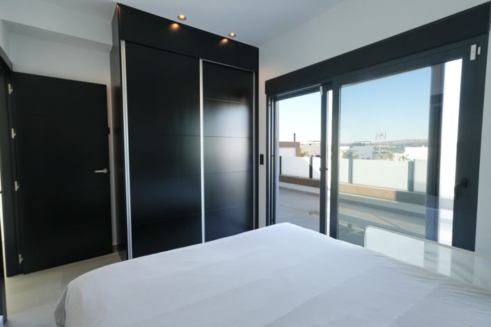 Image No.45-5 Bed Villa for sale