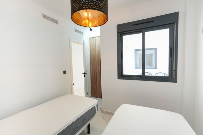 Image No.17-3 Bed Apartment for sale