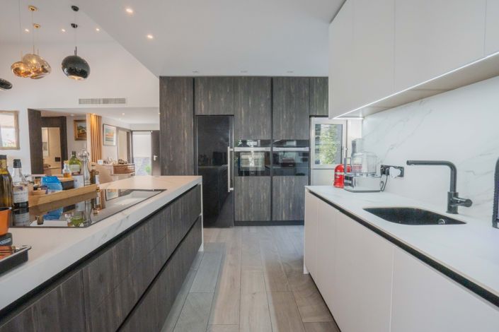 Image No.4-2 Bed Villa for sale