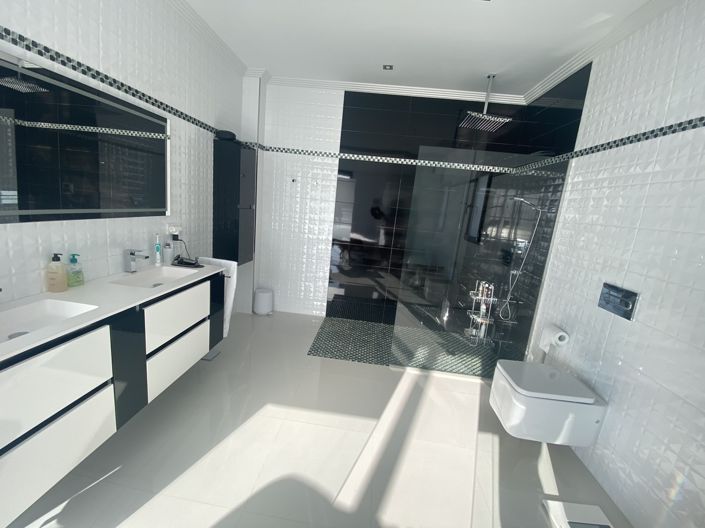 Image No.19-5 Bed Villa for sale