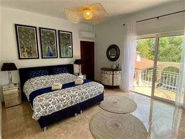 villa-in-benissa-9-large