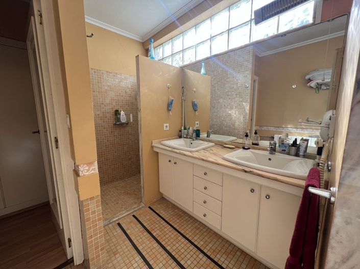 Image No.16-7 Bed Villa for sale