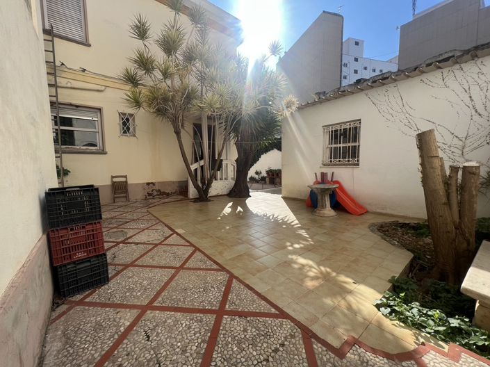 Image No.5-7 Bed Villa for sale