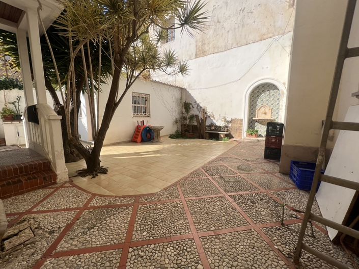 Image No.7-7 Bed Villa for sale