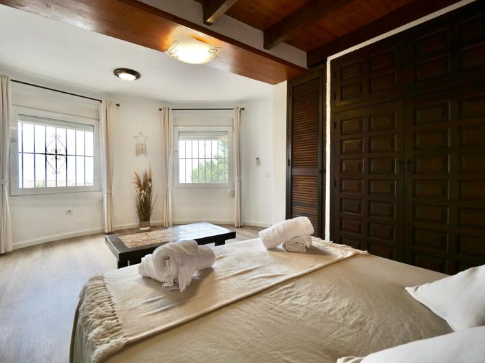 Image No.18-4 Bed Villa for sale