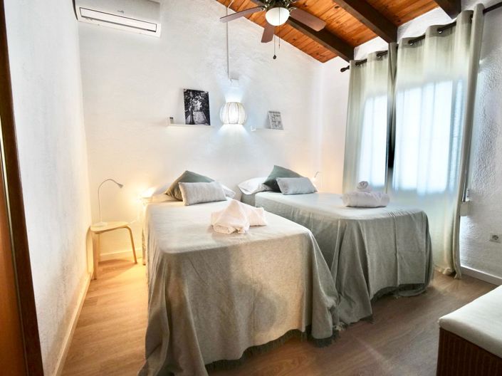 Image No.28-4 Bed Villa for sale