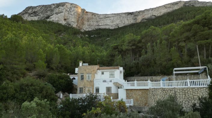 Image No.3-4 Bed Villa for sale