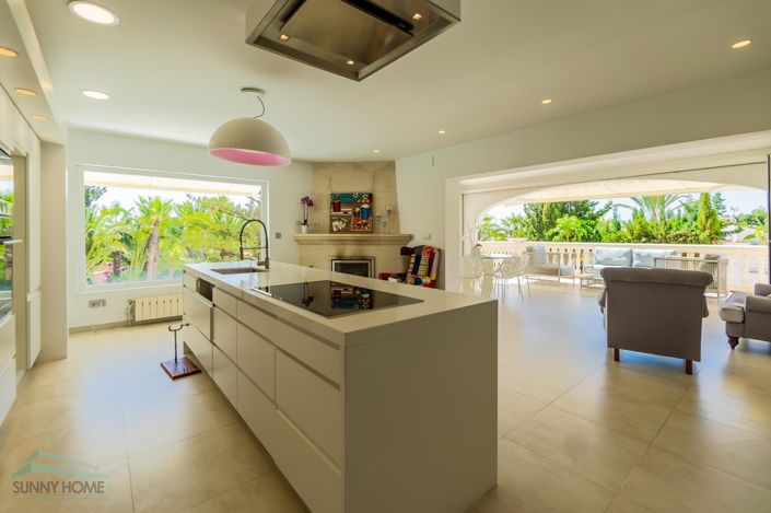 Image No.2-5 Bed Villa for sale