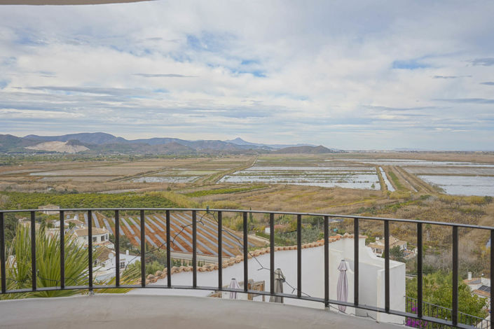 Image No.12-5 Bed Villa for sale