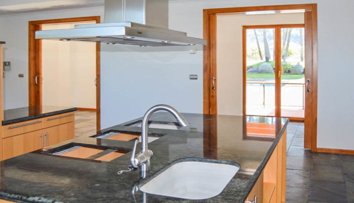 Image No.17-7 Bed Villa for sale