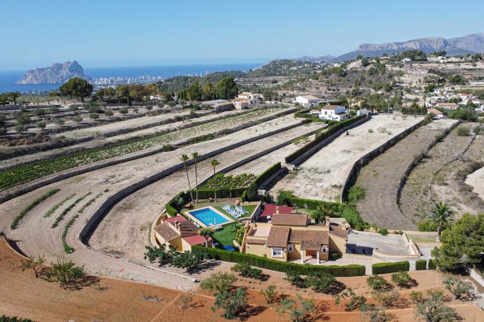 Image No.2-8 Bed Villa for sale