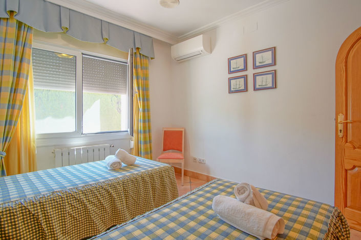 Image No.32-8 Bed Villa for sale