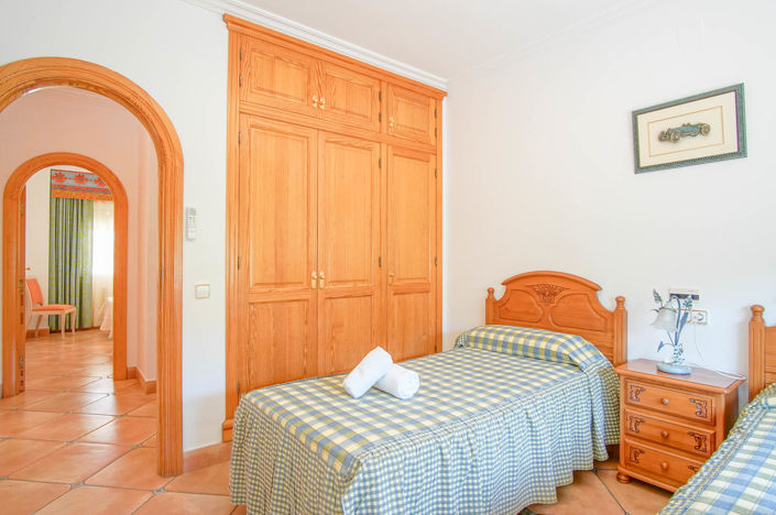 Image No.34-8 Bed Villa for sale