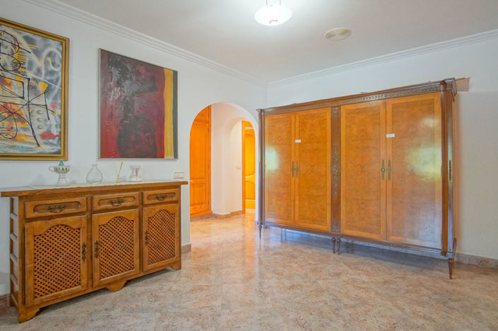 Image No.45-8 Bed Villa for sale