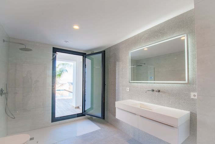 Image No.33-3 Bed Villa for sale