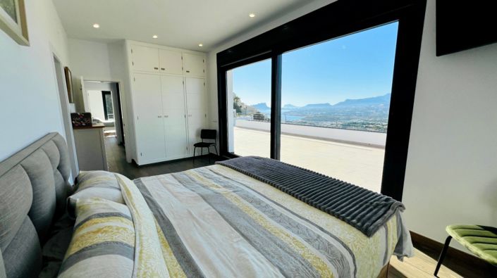 Image No.14-4 Bed Villa for sale