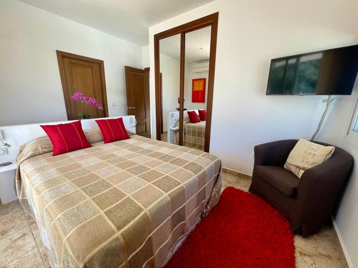 Image No.26-3 Bed Villa for sale