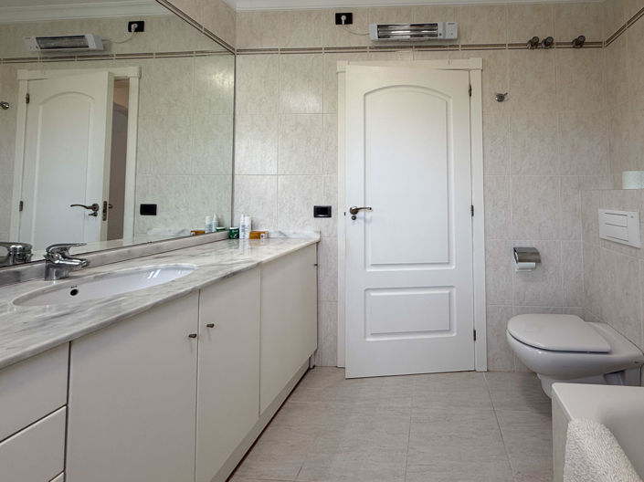 Image No.18-2 Bed Apartment for sale