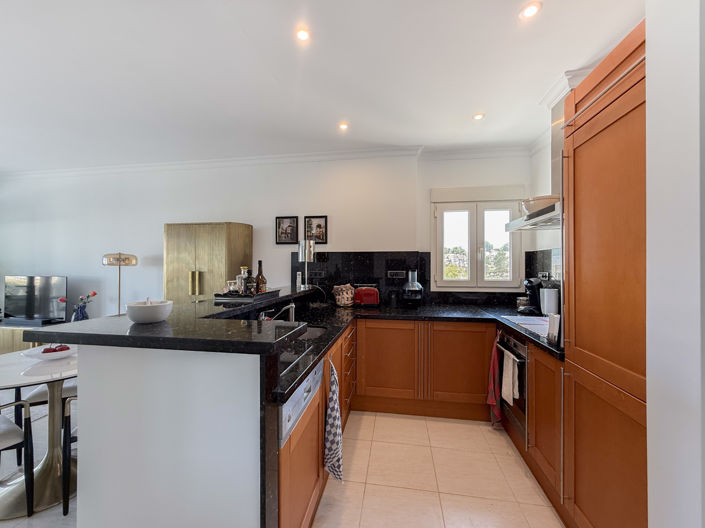 Image No.8-2 Bed Apartment for sale