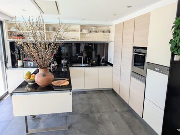 o1j2i0u6v515m0gsesj31s2n1g4n3q