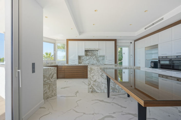 Image No.17-7 Bed Villa for sale