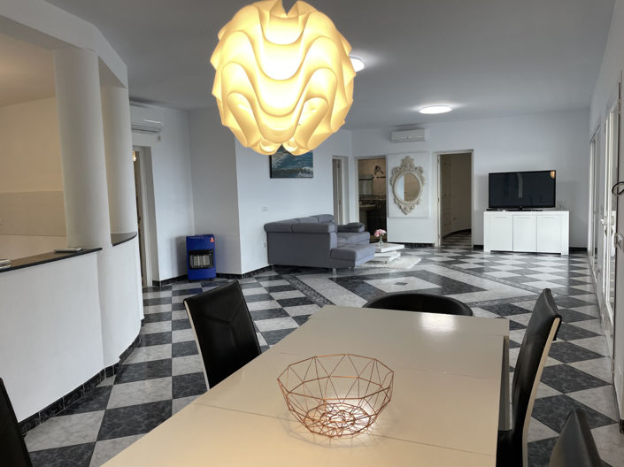 Image No.25-4 Bed Villa for sale