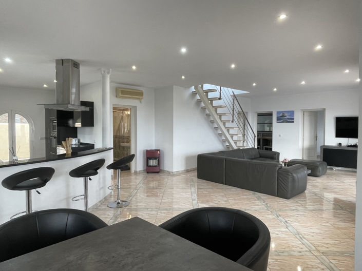 Image No.9-4 Bed Villa for sale