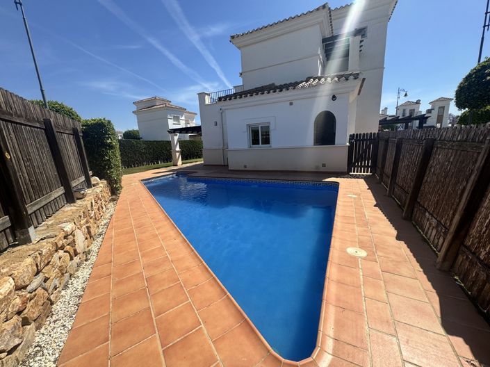 Image No.8-3 Bed Villa for sale