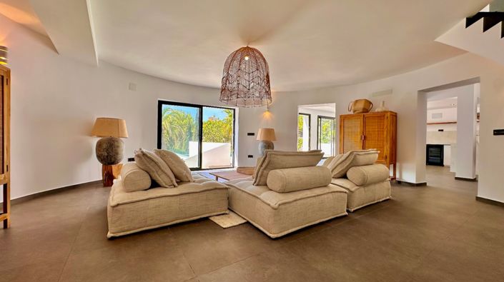 Image No.10-4 Bed Villa for sale