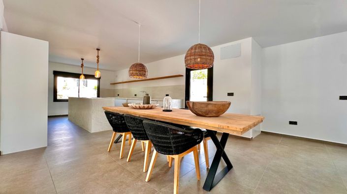 Image No.27-4 Bed Villa for sale