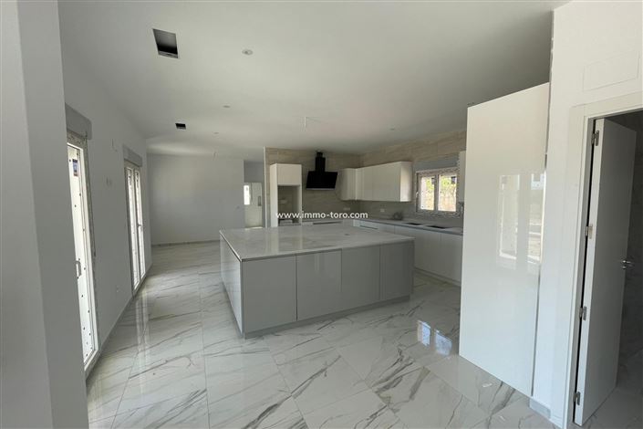 Image No.6-Villa de 6 chambres à vendre à Pinoso