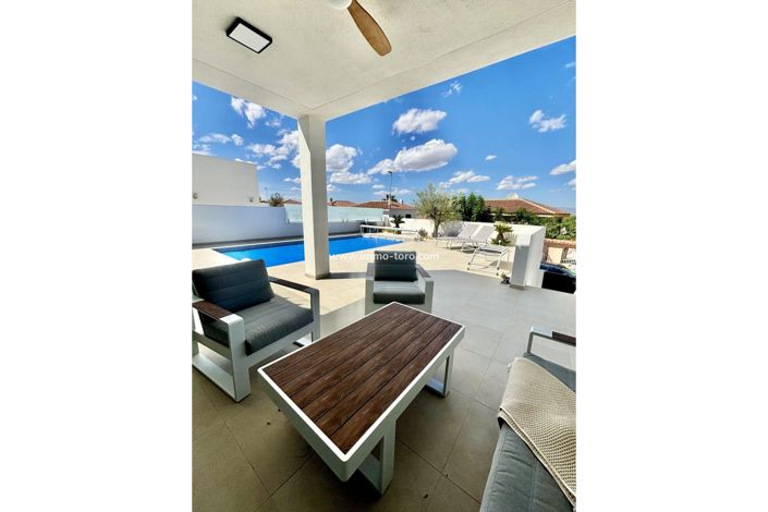 Image No.10-3 Bed Villa for sale